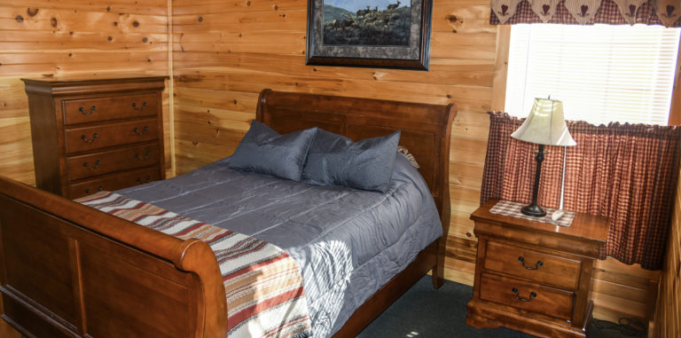 Efficiencies Bedroom_Black Forest Inn